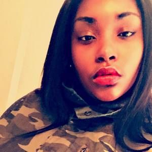 Meet your Posher, Deneisha